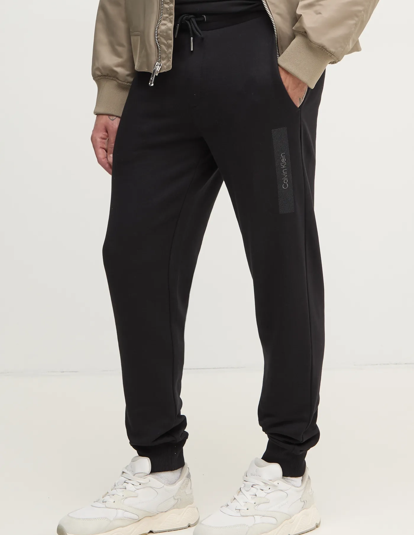 

Хлопковые спортивные штаны Calvin Klein, черный