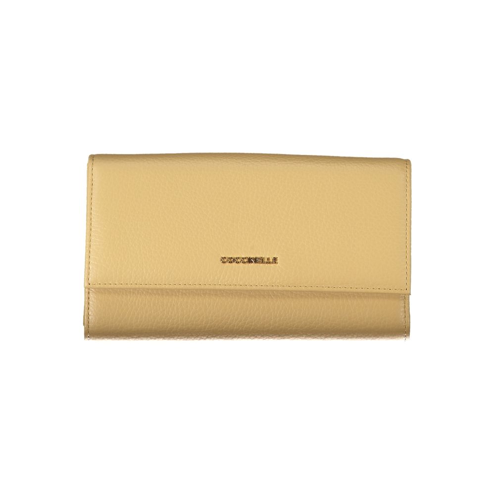 

Кошелек из бежевой кожи Coccinelle