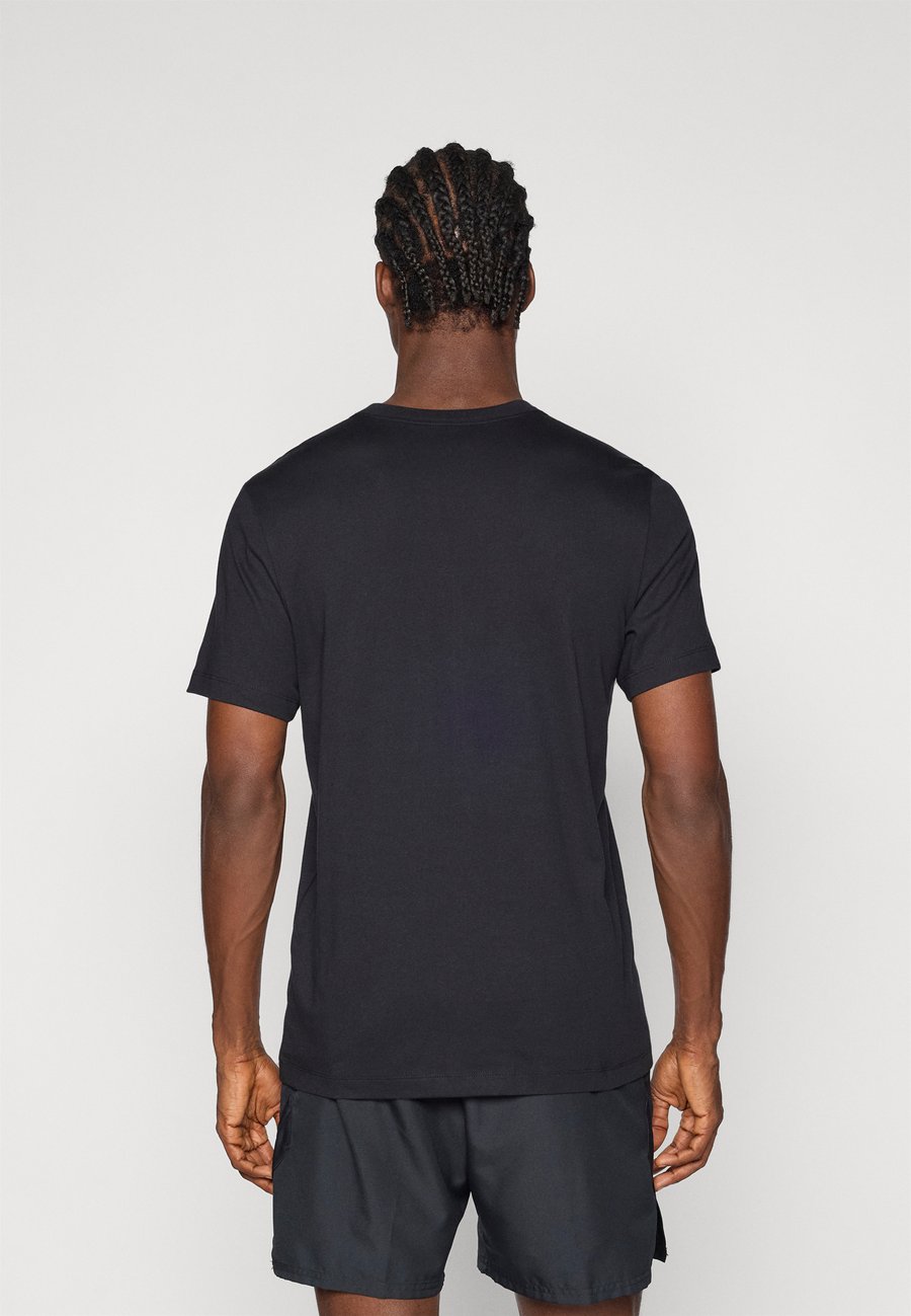 Футболка Nike Performance NIKECOURT TEE HERITAGE, Black — фото 3