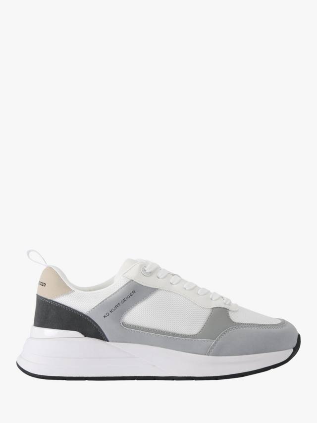 

Джесси зашнуровывает кроссовки KG Kurt Geiger, цвет Grey/Multi