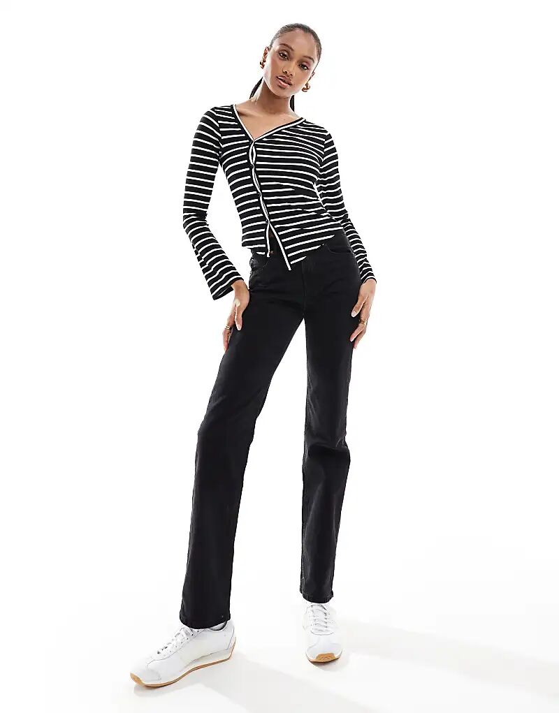 

Джинсы D98 Tall прямые черные Stradivarius
