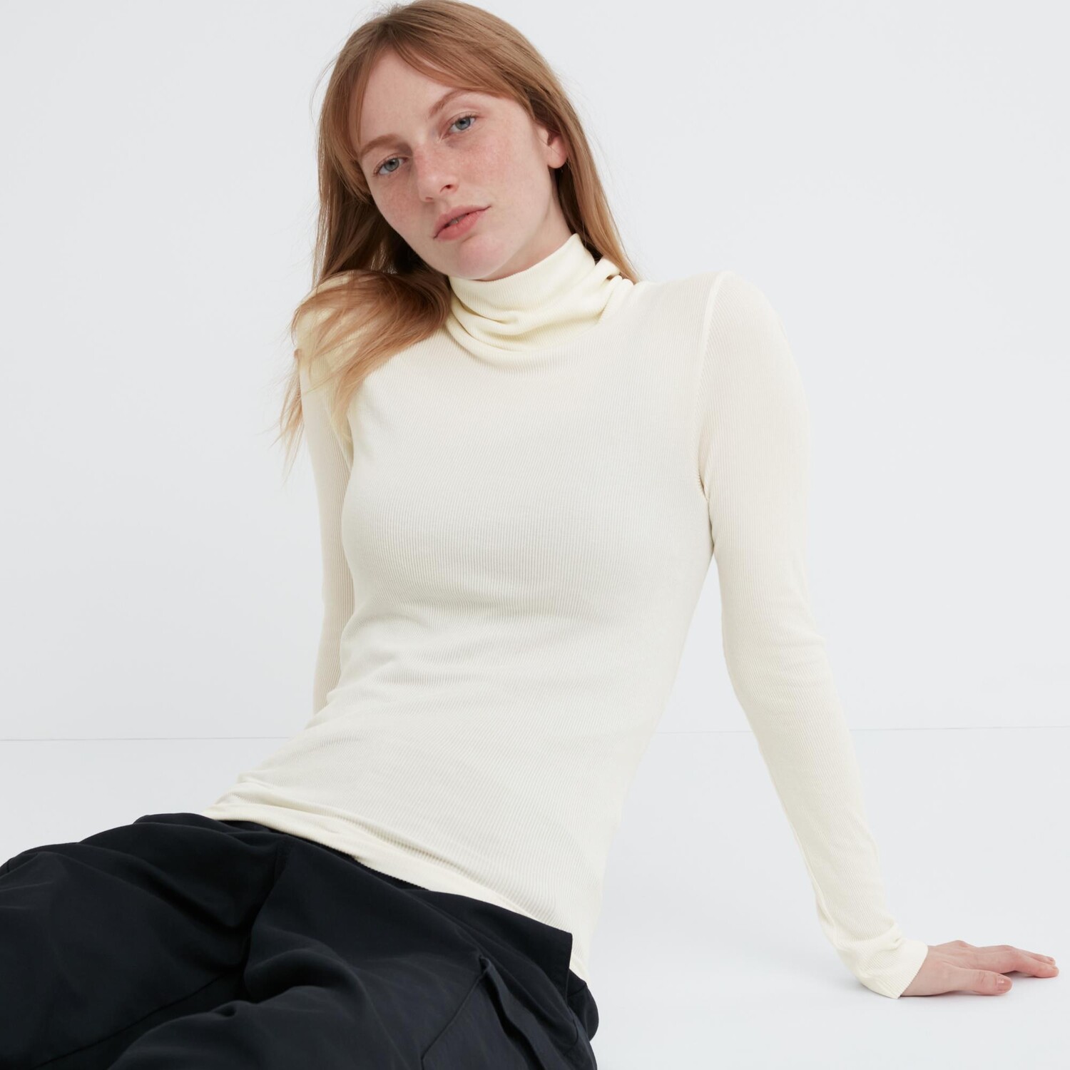 

Водолазка Uniqlo женская в рубчик, белый