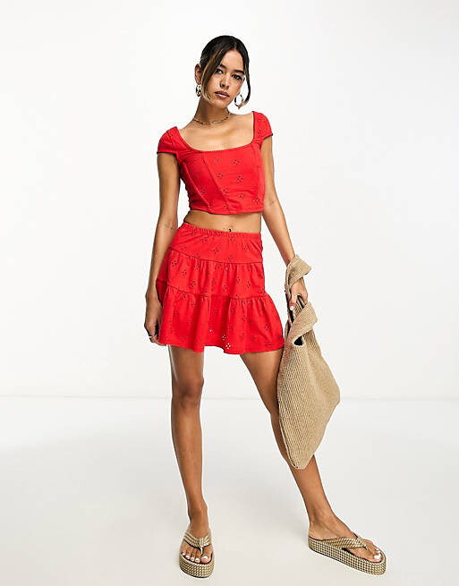 

Красная мини-юбка с вышивкой ASOS DESIGN