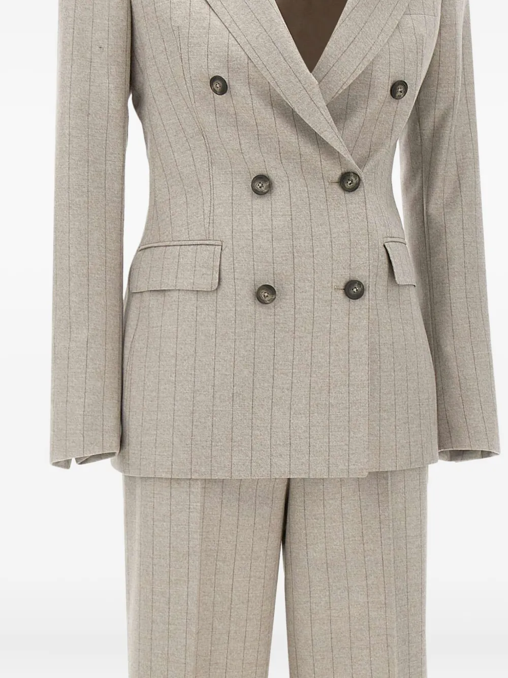 

Костюм в тонкую полоску с двубортным пиджаком TAGLIATORE, нейтральный
