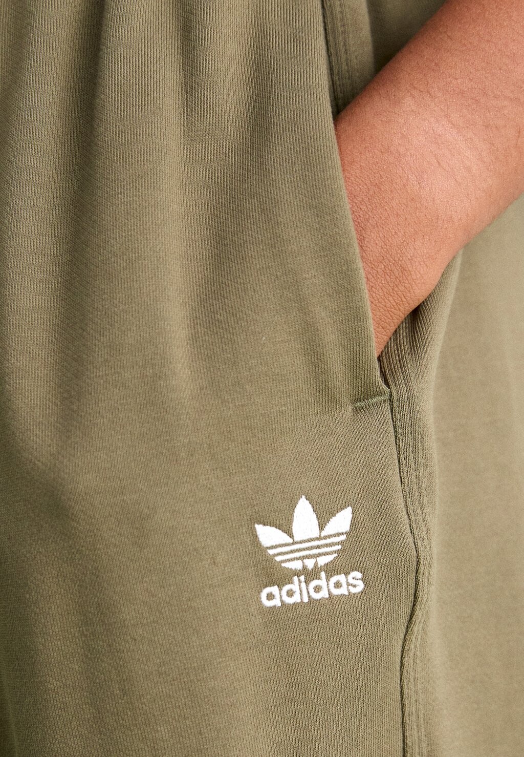 

Спортивные штаны adidas, зеленый