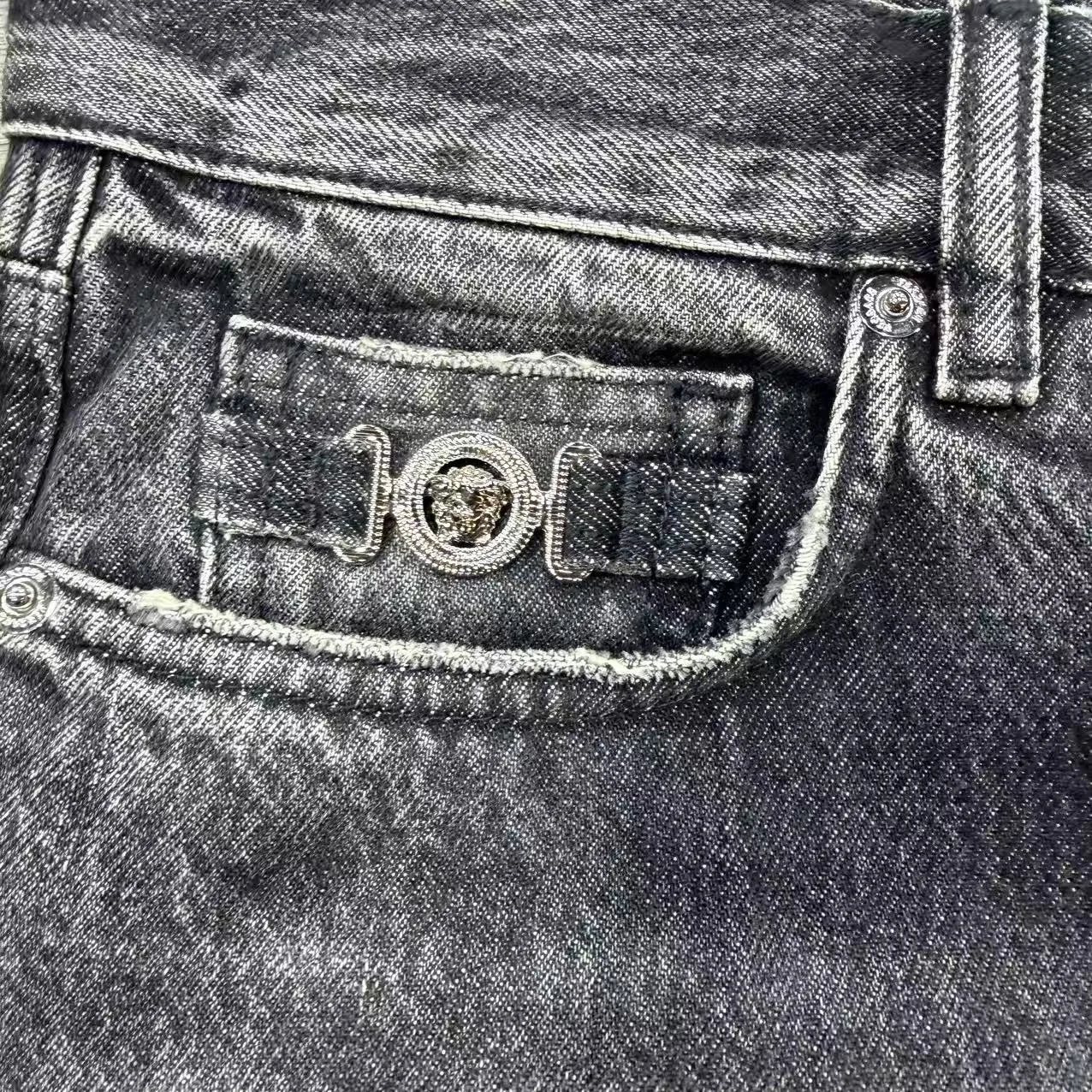 VERSACE Джинсы Men's Gray Moderate Straight Fit — фото 4