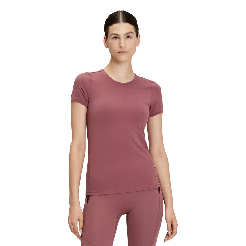 

Движение футболок-т в On, красный