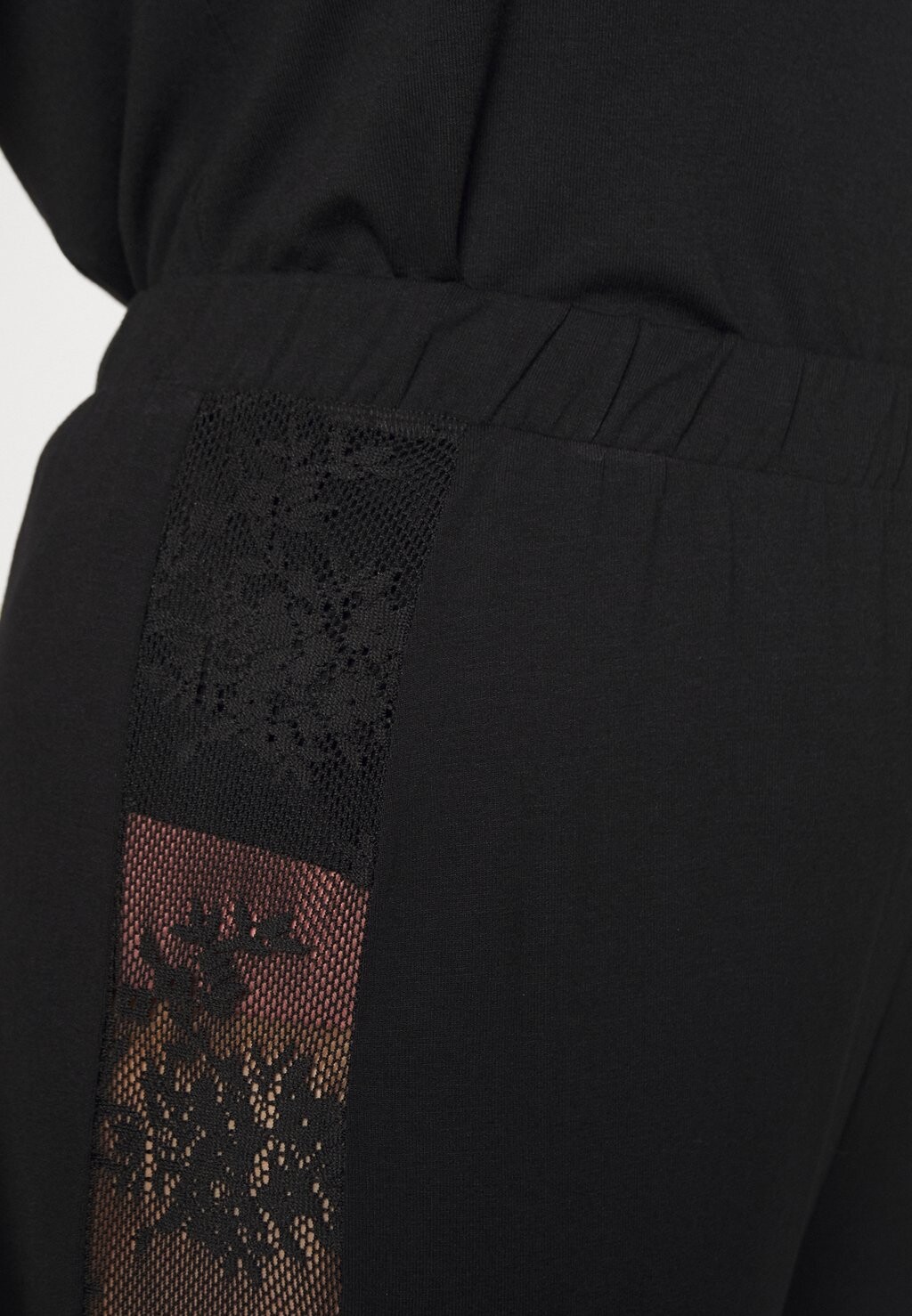

Пижама WITH LACE DETAIL BB BRUNA PJ-SET Bruno Banani, черный