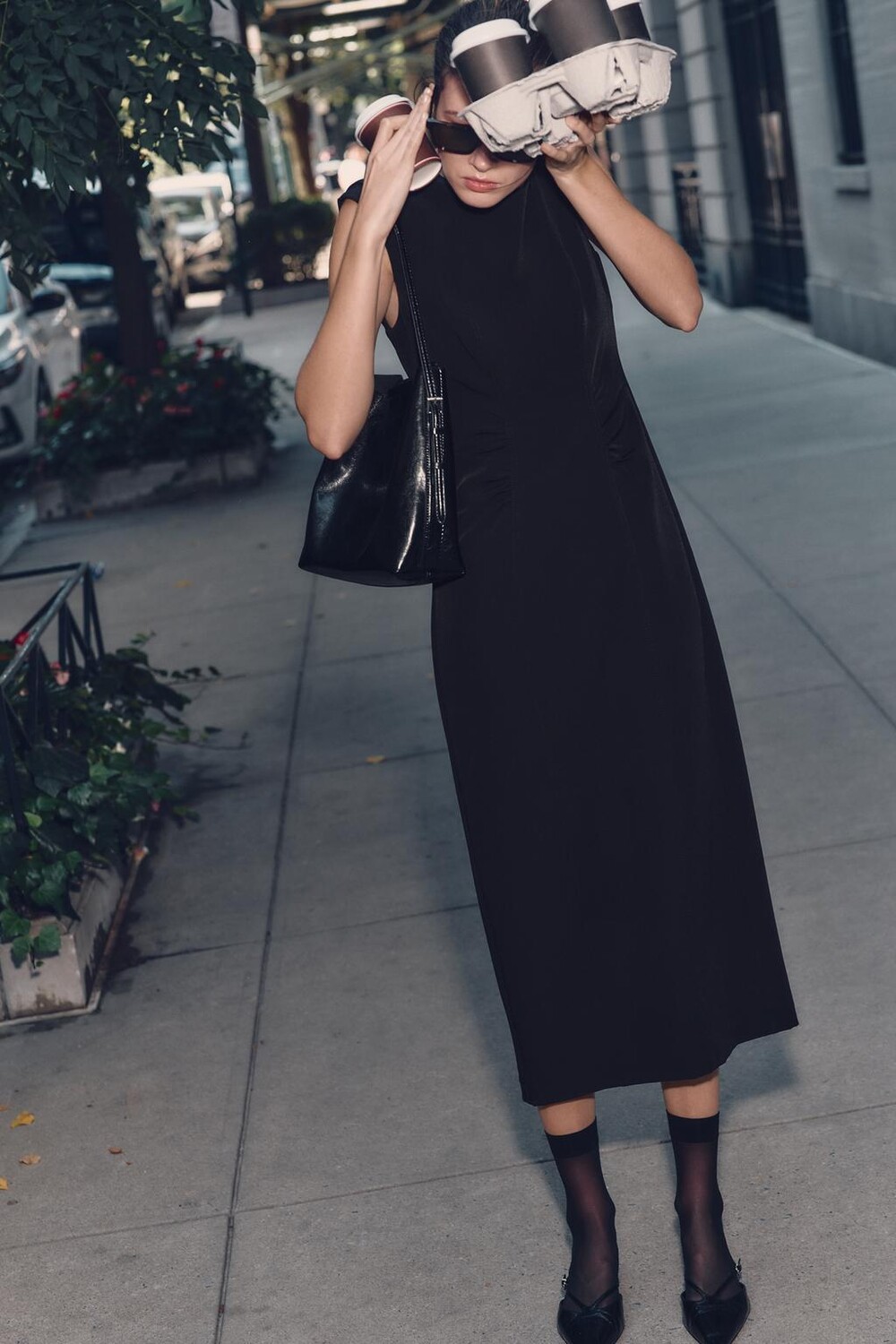 

Платье миди со сборкой ZARA, черный