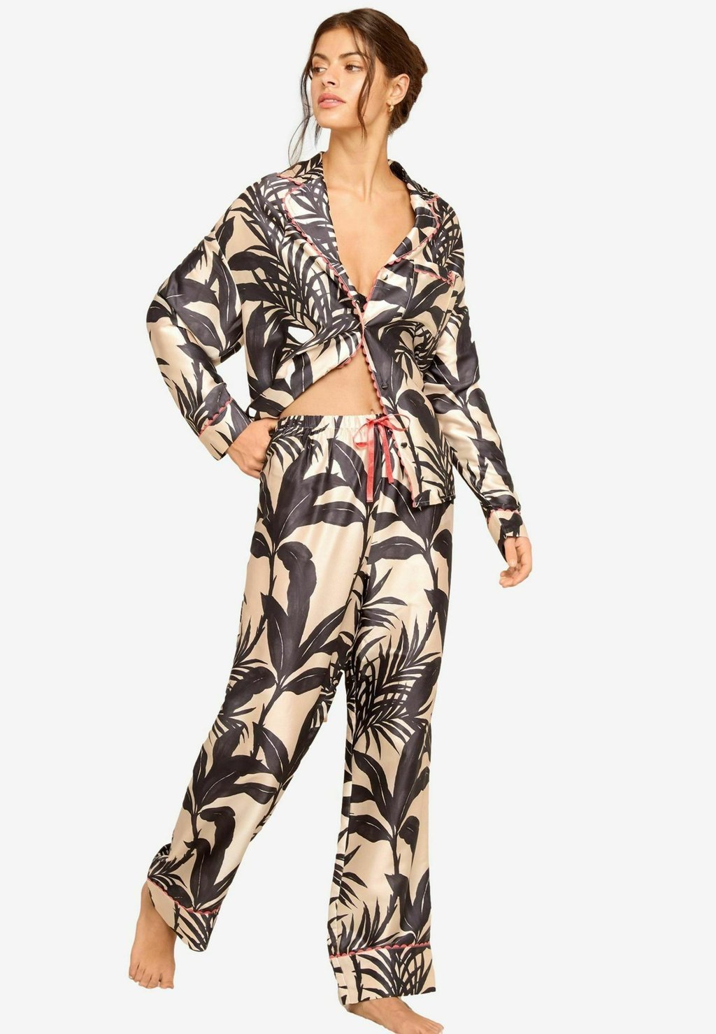 

Пижамный комплект LONG SLEEVE PRINTED SET - Pyjamas Lipsy, черный
