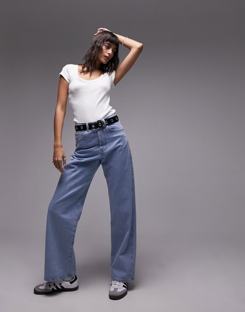 

Белая футболка в рубчик с овальным вырезом и рукавами Topshop