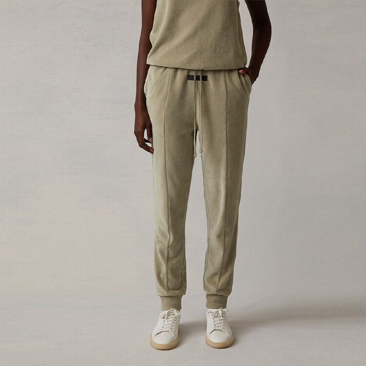 SS22 Трикотажные спортивные штаны женские пыльно-зеленые Fear Of God Essentials — фото 2
