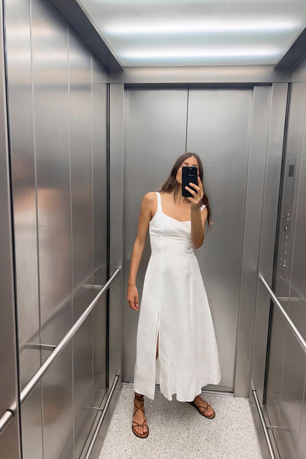 

Платье миди из 100% льна ZARA, белый