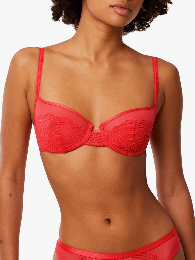 

Восхитительный полупрозрачный бра с точками Triumph, Rouge