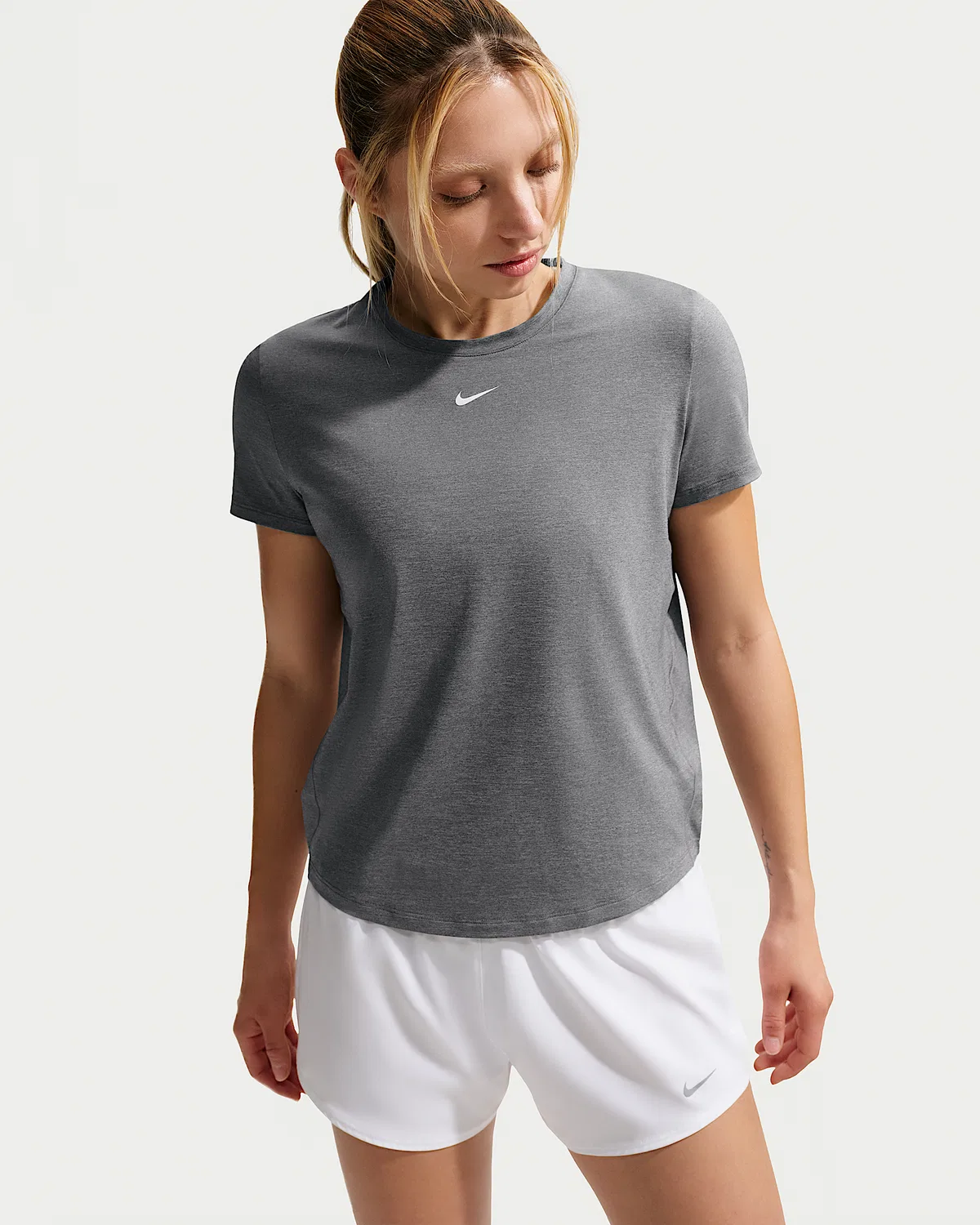 Женский топ Nike One Classic с коротким рукавом Dri-FIT, Smoke Grey/Heather/White