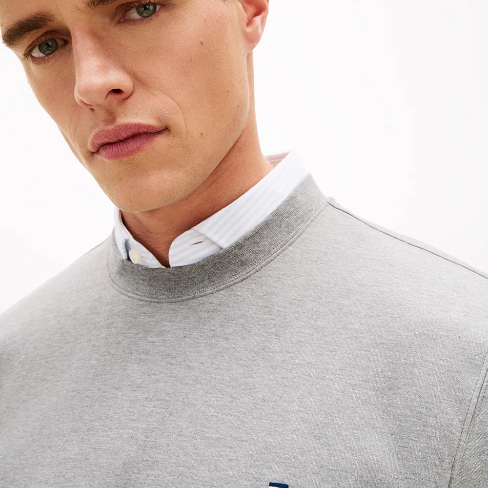 Мужской серый свитшот Tommy Hilfiger Essential Intechno Crewneck — фото 4