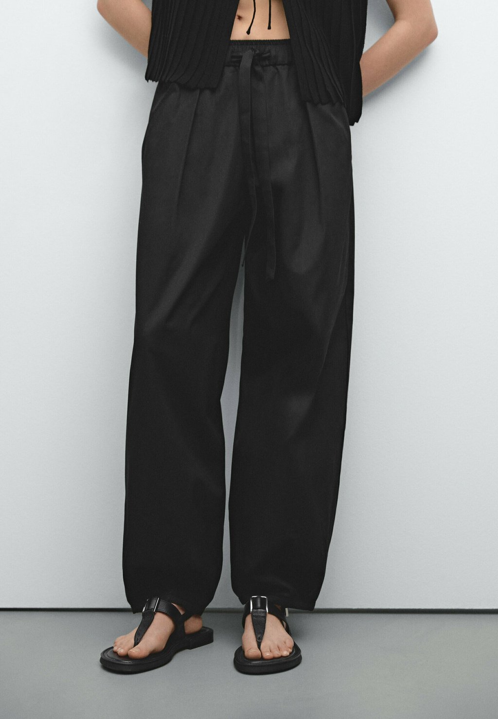 

Брюки Massimo Dutti, черный