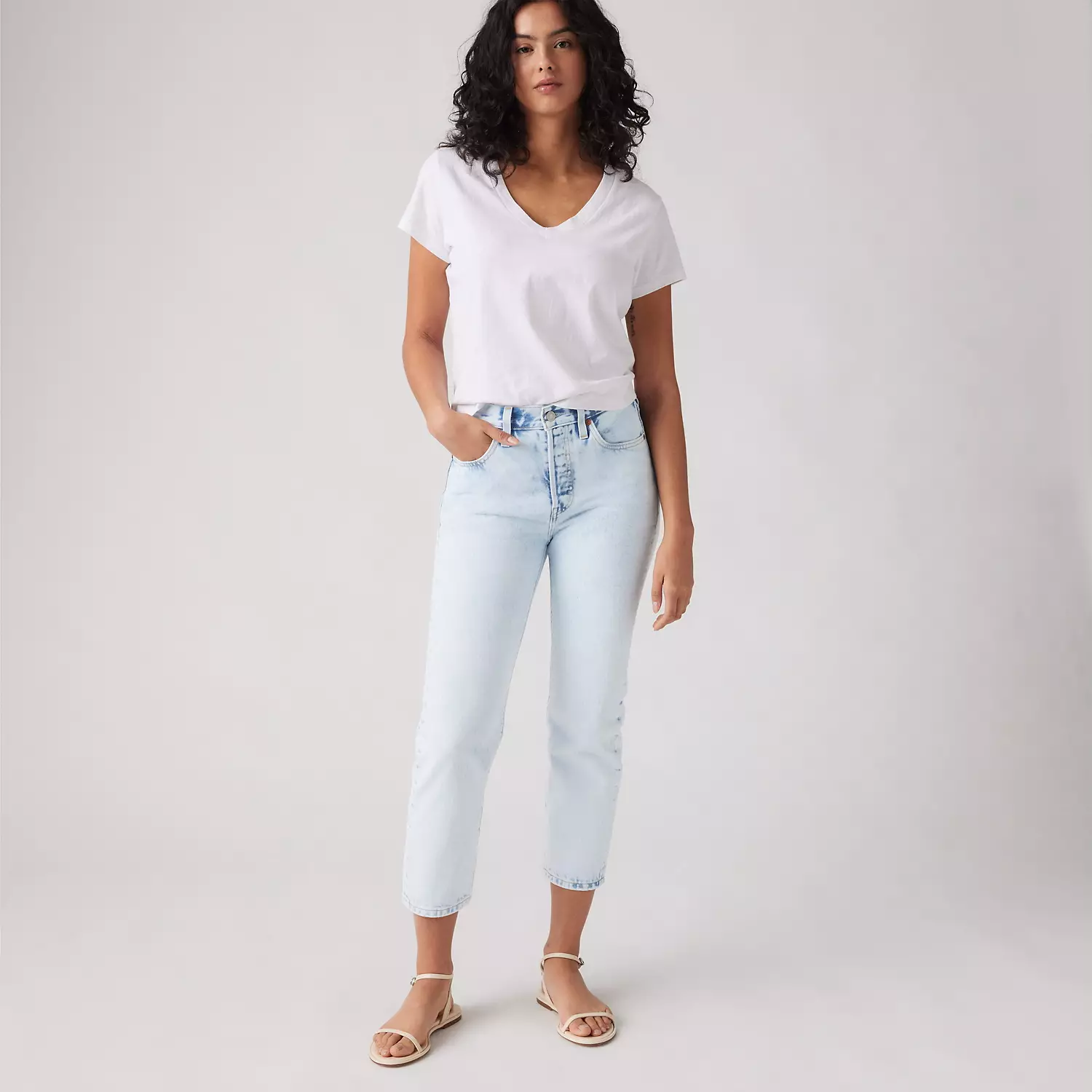 

501 Оригинальные укороченные женские джинсы Levi's, цвет Healing Waters - Light Wash