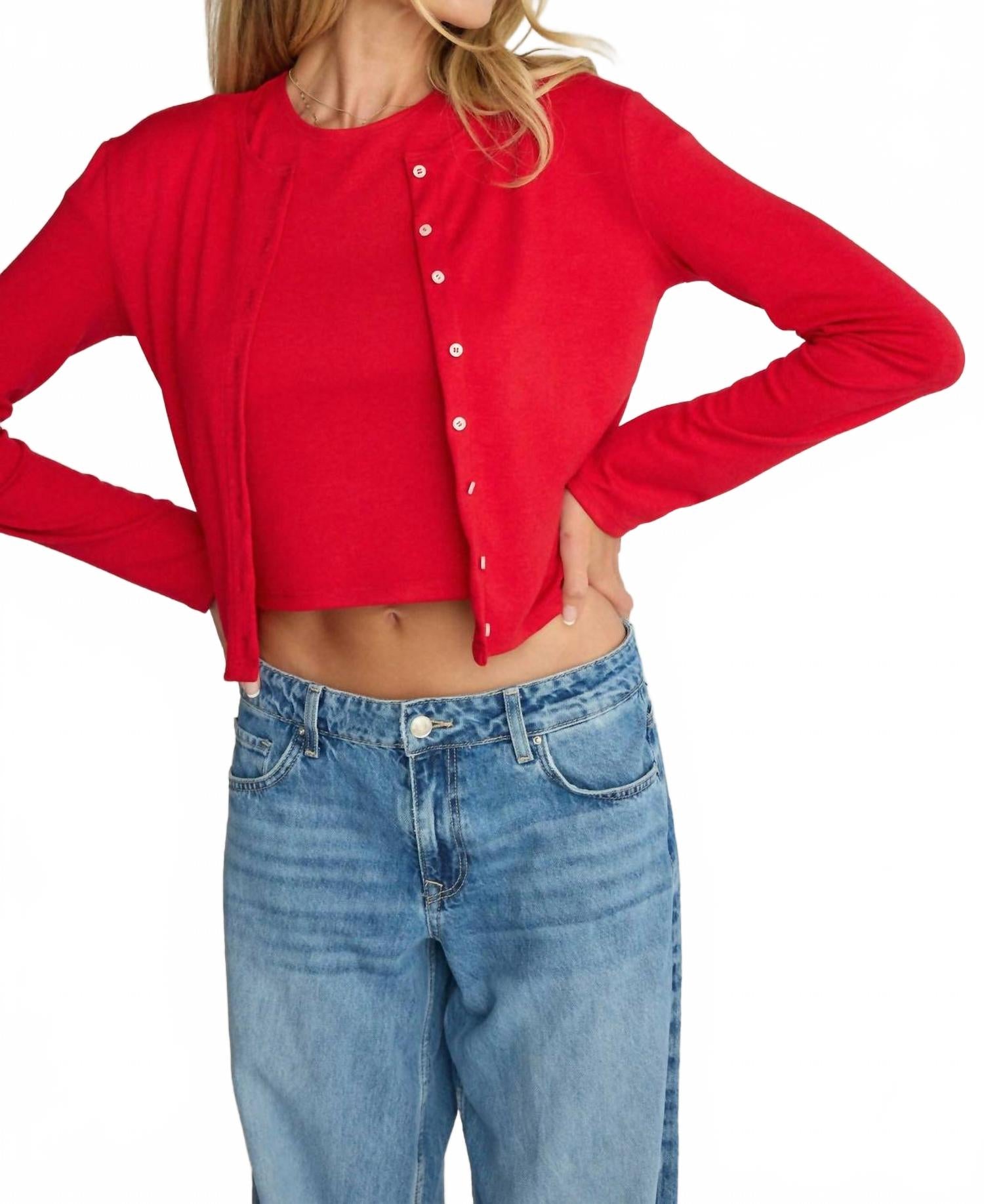 

Красный кардиган на пуговицах Sunday Ritual