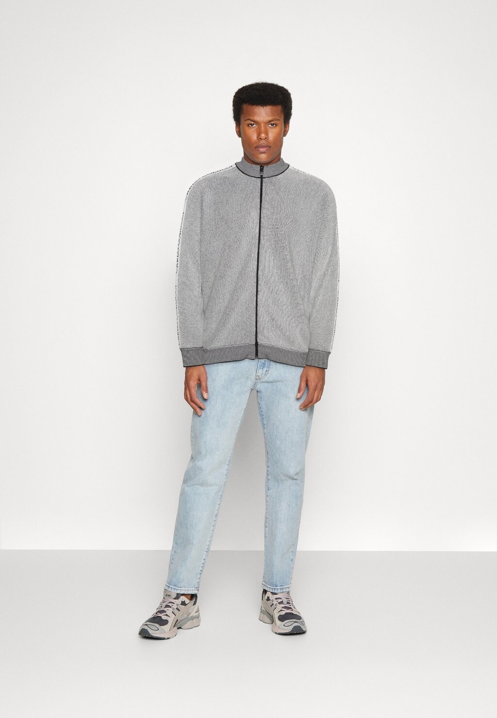

Кардиган PARALLEL ZIP UNISEX Carlo Colucci, кремовый/черный