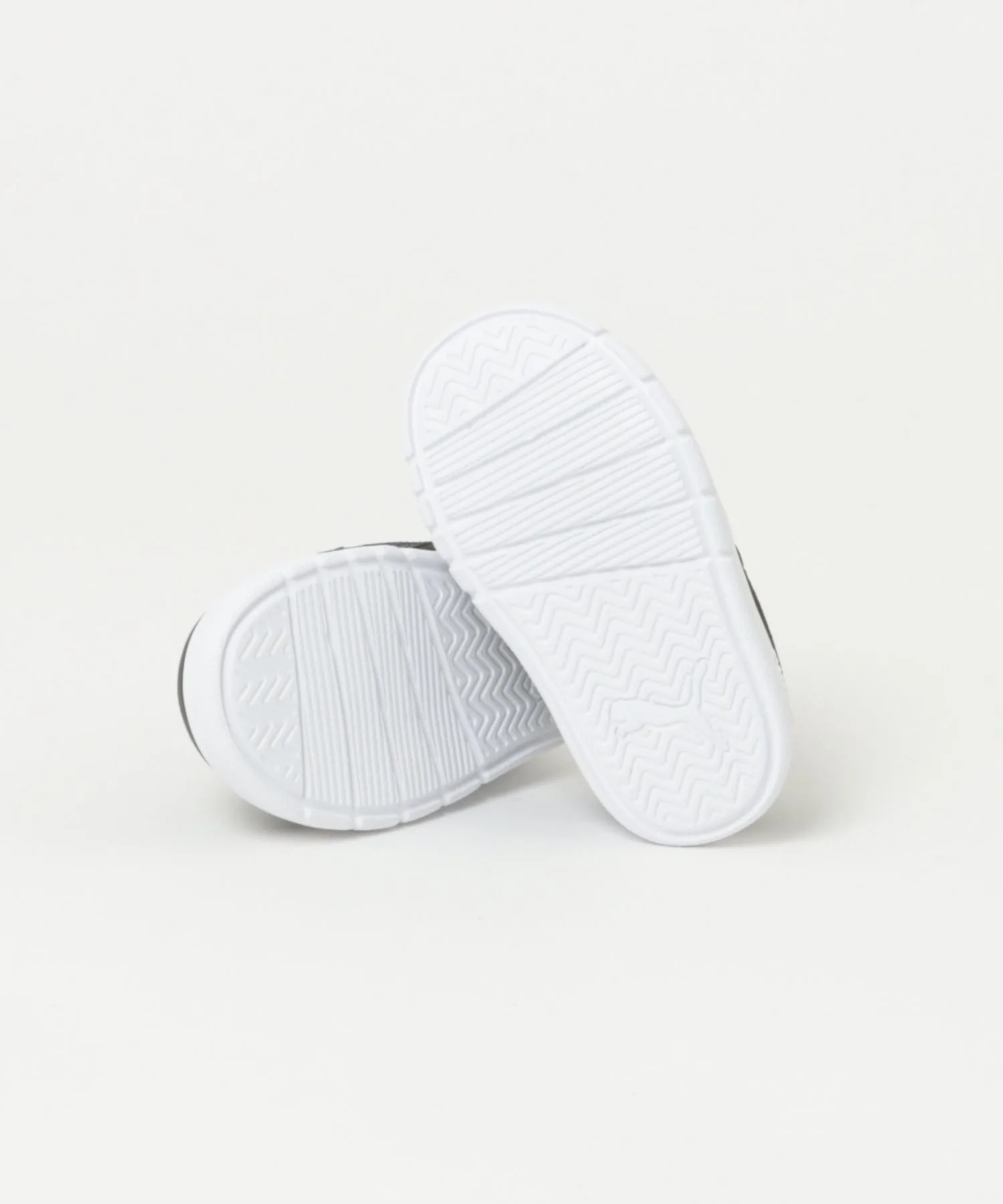 Детские кроссовки PUMA COURTLEX V3 LINA V INF — фото 3