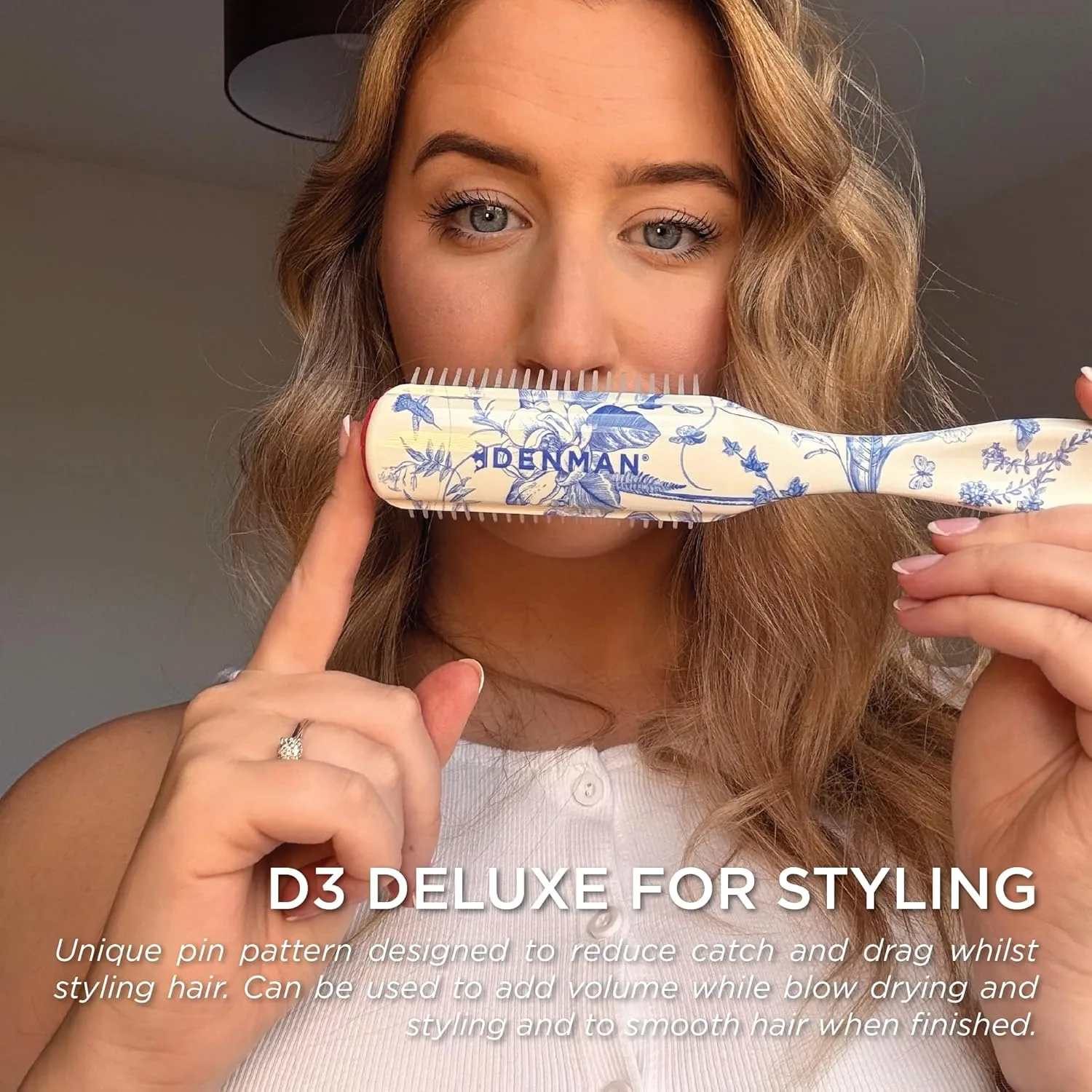 Denman D3 Original Curl Definer & Styler, щетка для вьющихся волос для женщин и мужчин - 7 рядов для распутывания и создания локонов, White/Blue — фото 4
