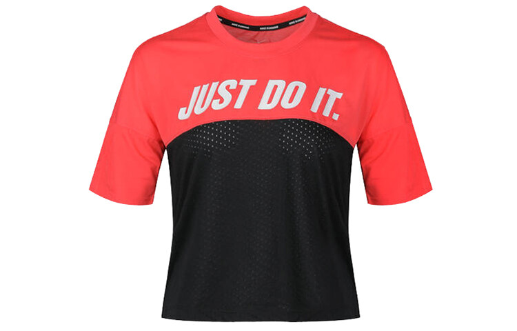 

Футболка женская Nike