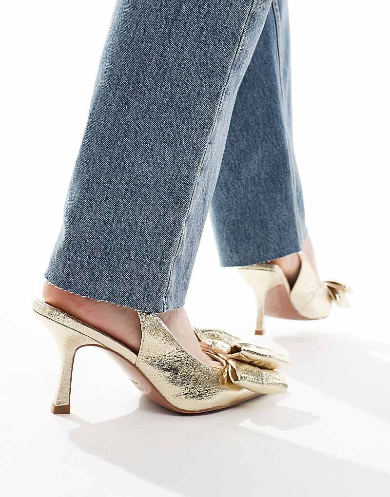 Золотистые туфли на среднем каблуке с сапфировым бантом ASOS DESIGN Wide Fit — фото 3