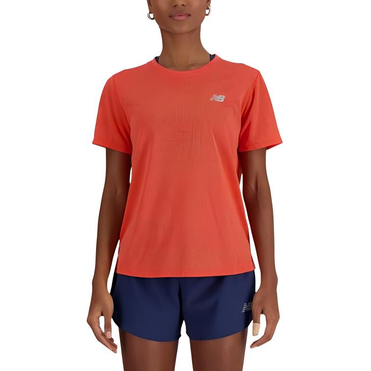 

Футболка женская красная New Balance