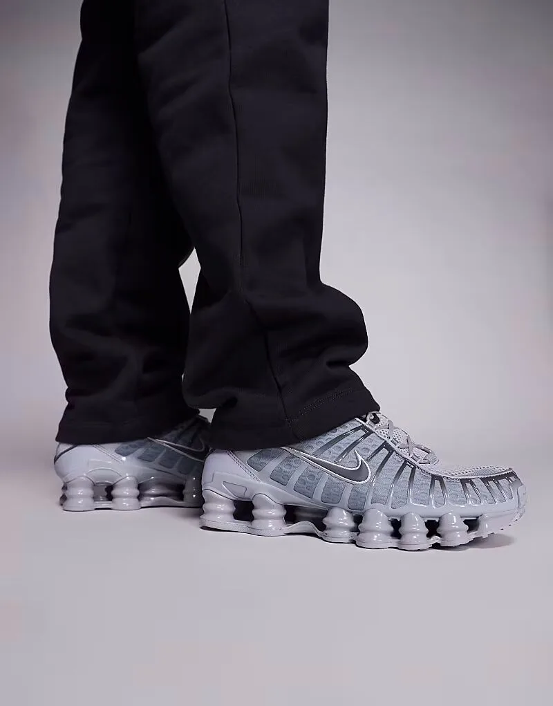 Кроссовки Nike Shox TL серого и серебристого цвета