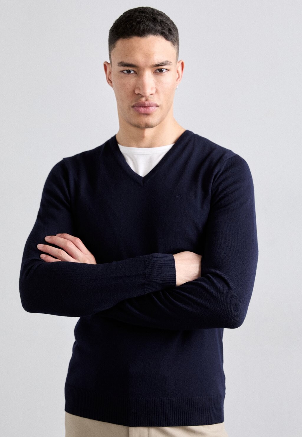 

Вязаный свитер LYMANN V NECK J.LINDEBERG, цвет navy
