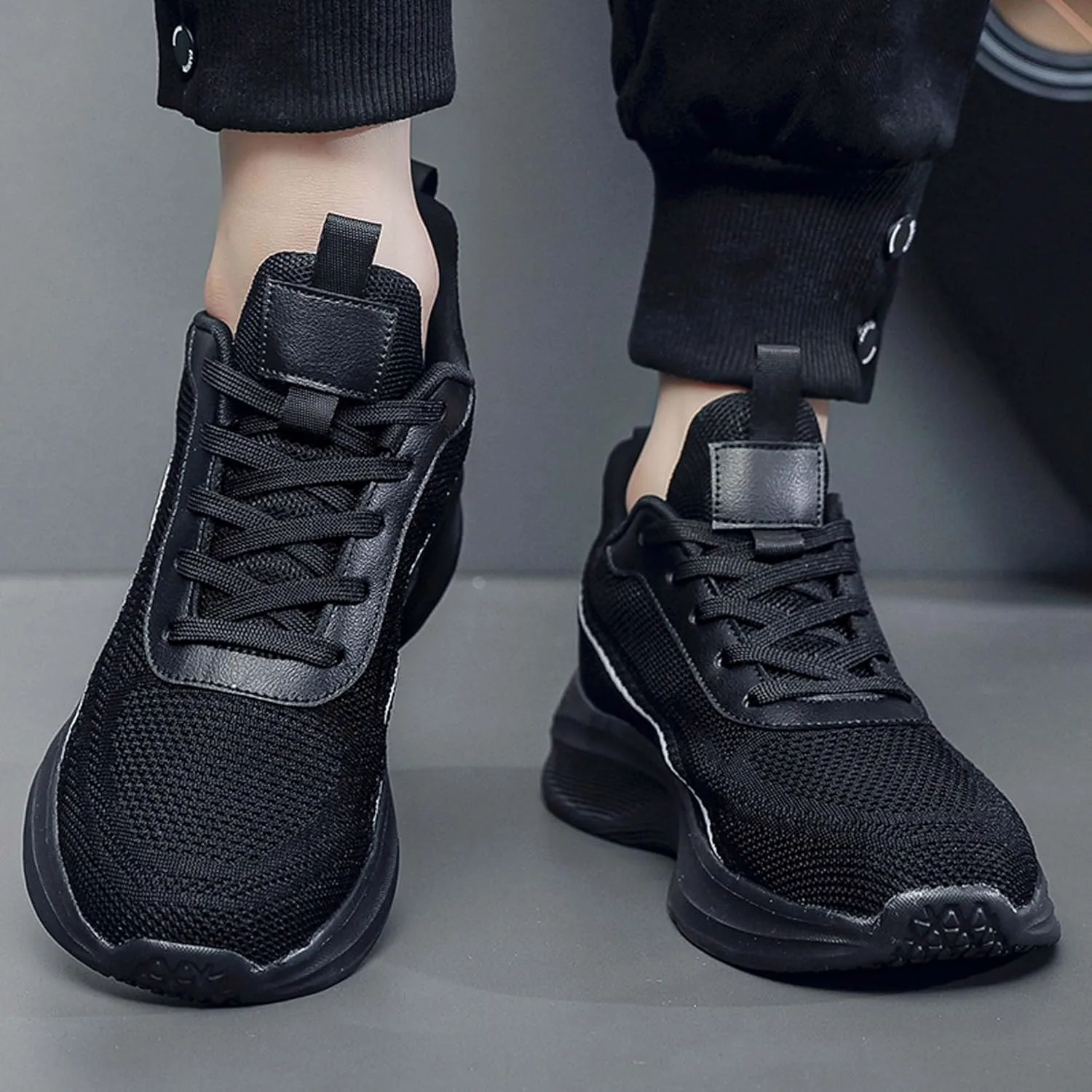 

Мужские кроссовки, легкие дышащие сетчатые беговые туфли, противоскользящие, износостойкие, амортизирующие, подходят для различных видов спорта в помещении и на улице (размеры 7-16) Vtiao, черный