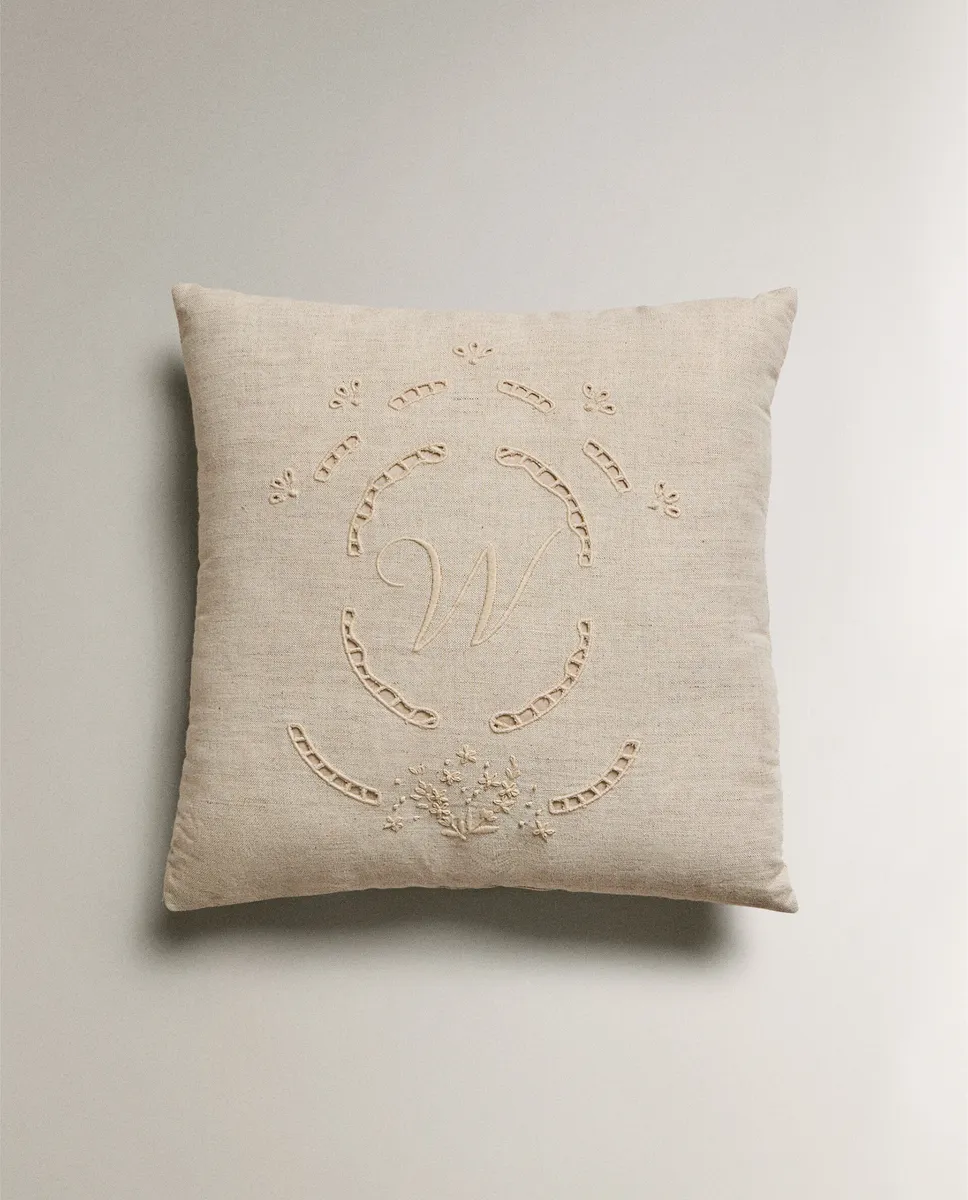 

Детская вышитая начальная подушечка Zara Home, Letter W