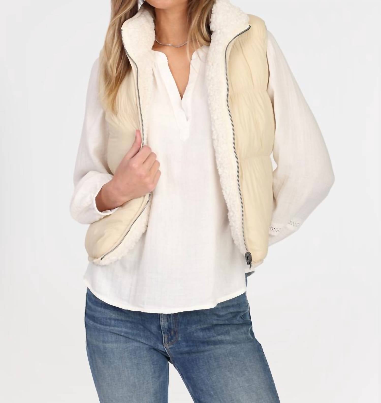 

Реверсивная меховая жилетка в цвете слоновая кость Dylan