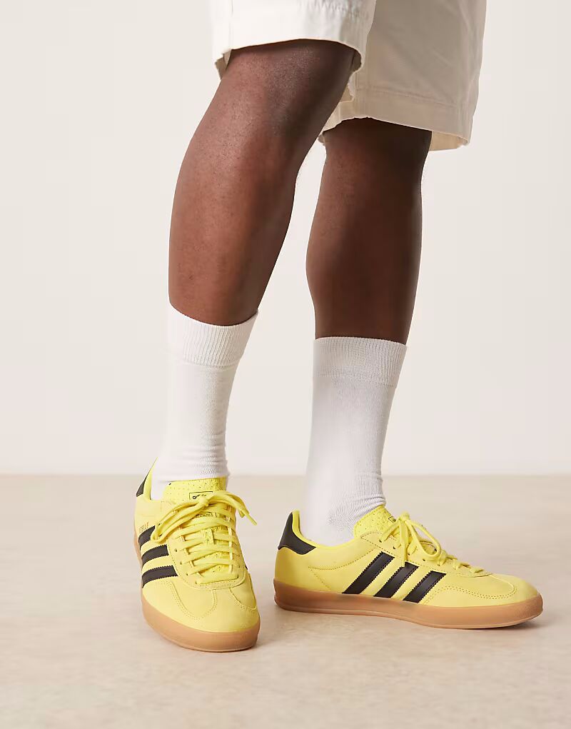 Кроссовки Adidas Originals Gazelle Indoor желтого и черного цвета