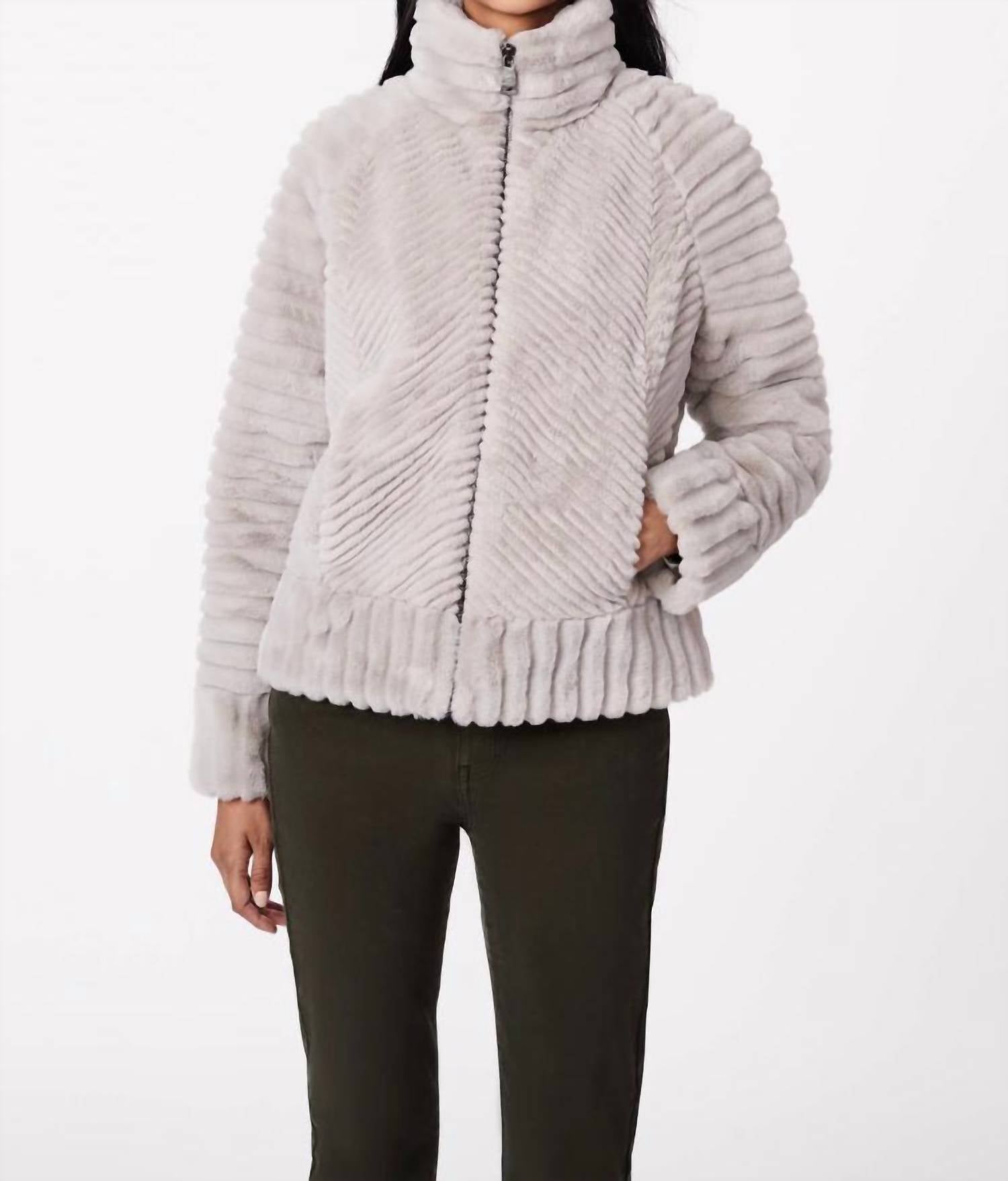 

Unreal Mink Fur Бомбер в сером цвете Bernardo, серый