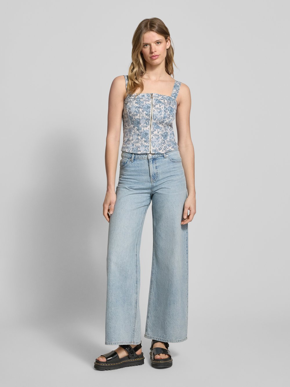 

Укороченный топ с застежкой-молнией, модель «OPHELIA» Levi's, светло-голубой