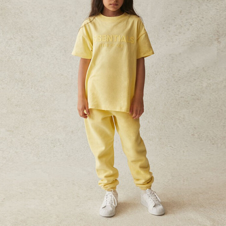 Детская футболка Fear Of God Essentials, цвет Lemon — фото 3