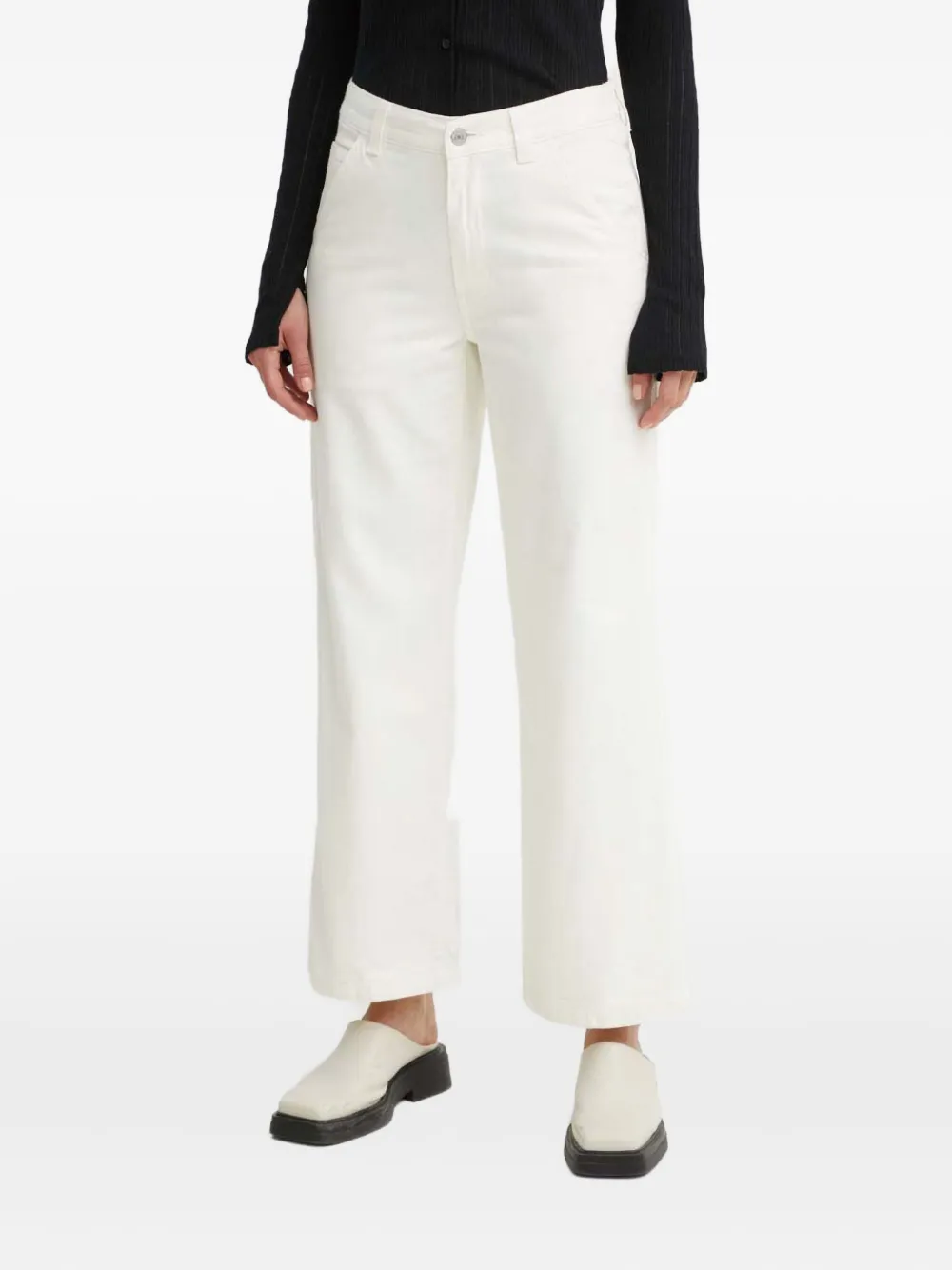 

Джинсы с нашивкой-логотипом и накладными карманами Levi'S, бежевый