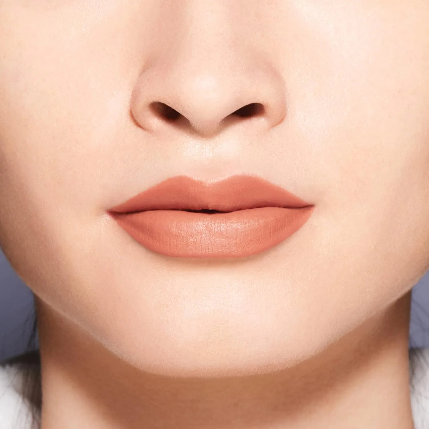 Матовая помада для губ «Modern Matte Powder Lipstick 502 Whisper» от Shiseido Shiseido, 502 Whisper — фото 4
