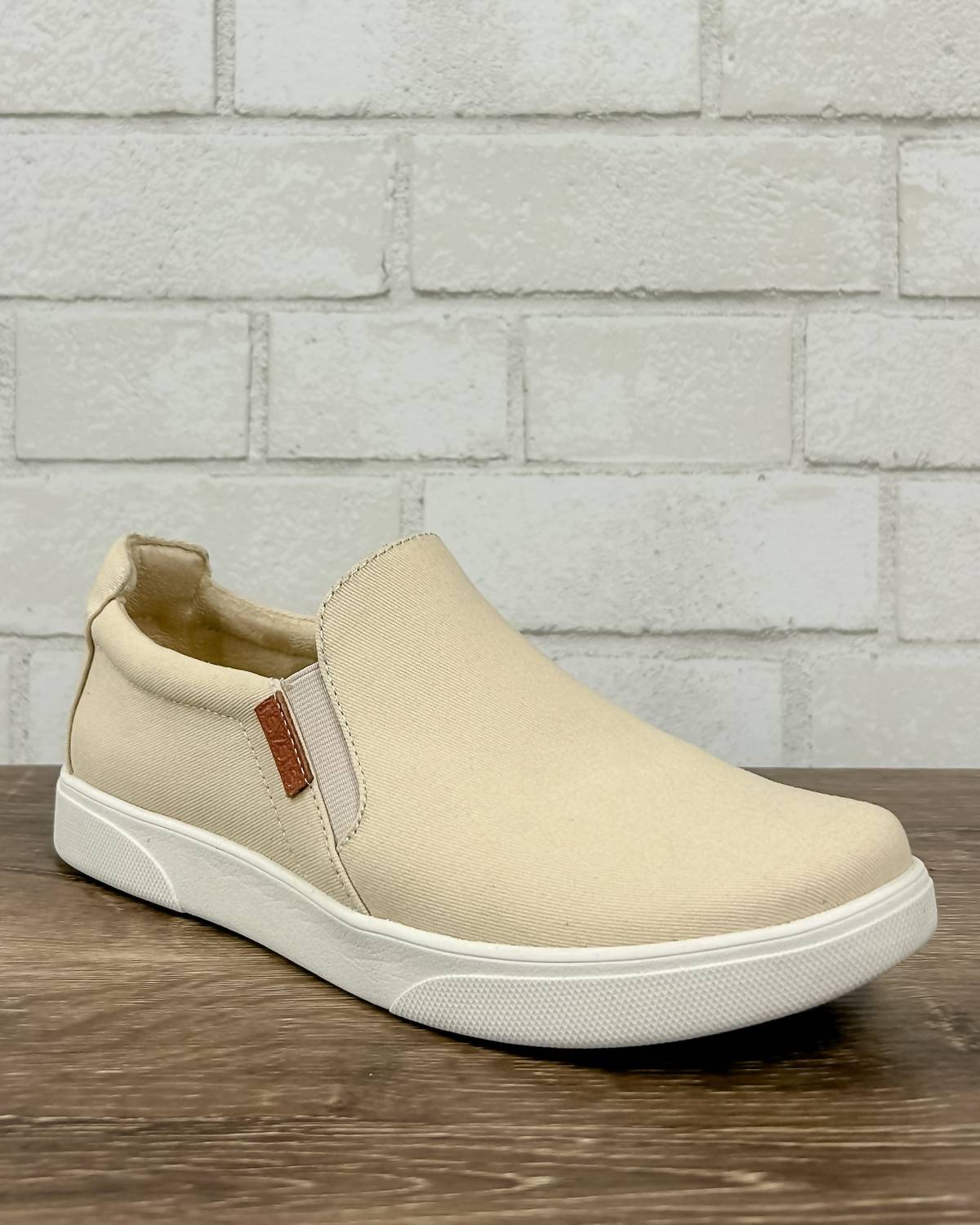 Женские кеды Attica Slip-On Canvas бежевого цвета revere — фото 3