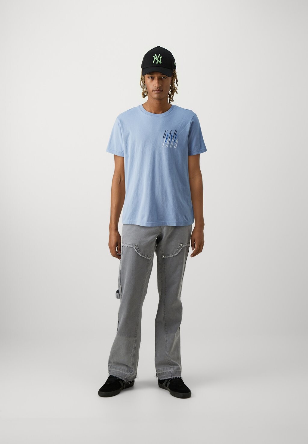 

Футболка с принтом Fashion Logo GAP, темно-синий