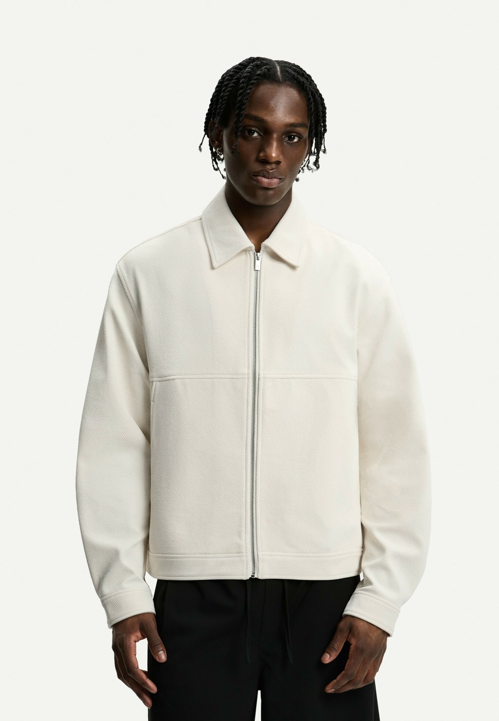 

Летняя куртка TEXTURED Bershka, светло-серый