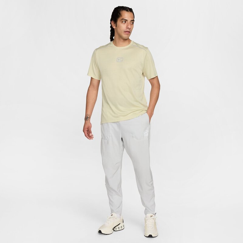 Футболка Air Run Nike, цвет lt khaki — фото 3