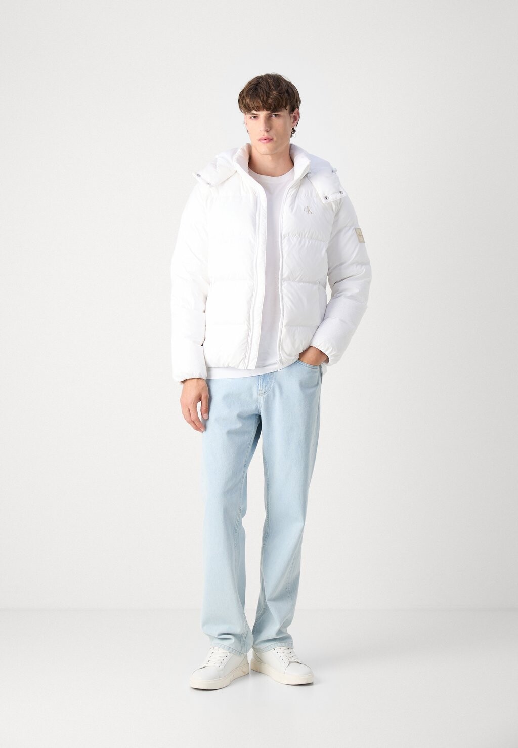 

Пуховик ESSENTIALS JACKET Calvin Klein, белый