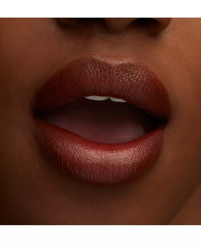 Сияющая губная помада из люстрегласа Mac, цвет I Deserve This (deep warm brown) — фото 4