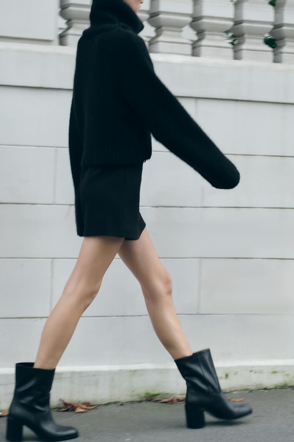 

Кожаные ботинки на высоком каблуке ZARA, черный