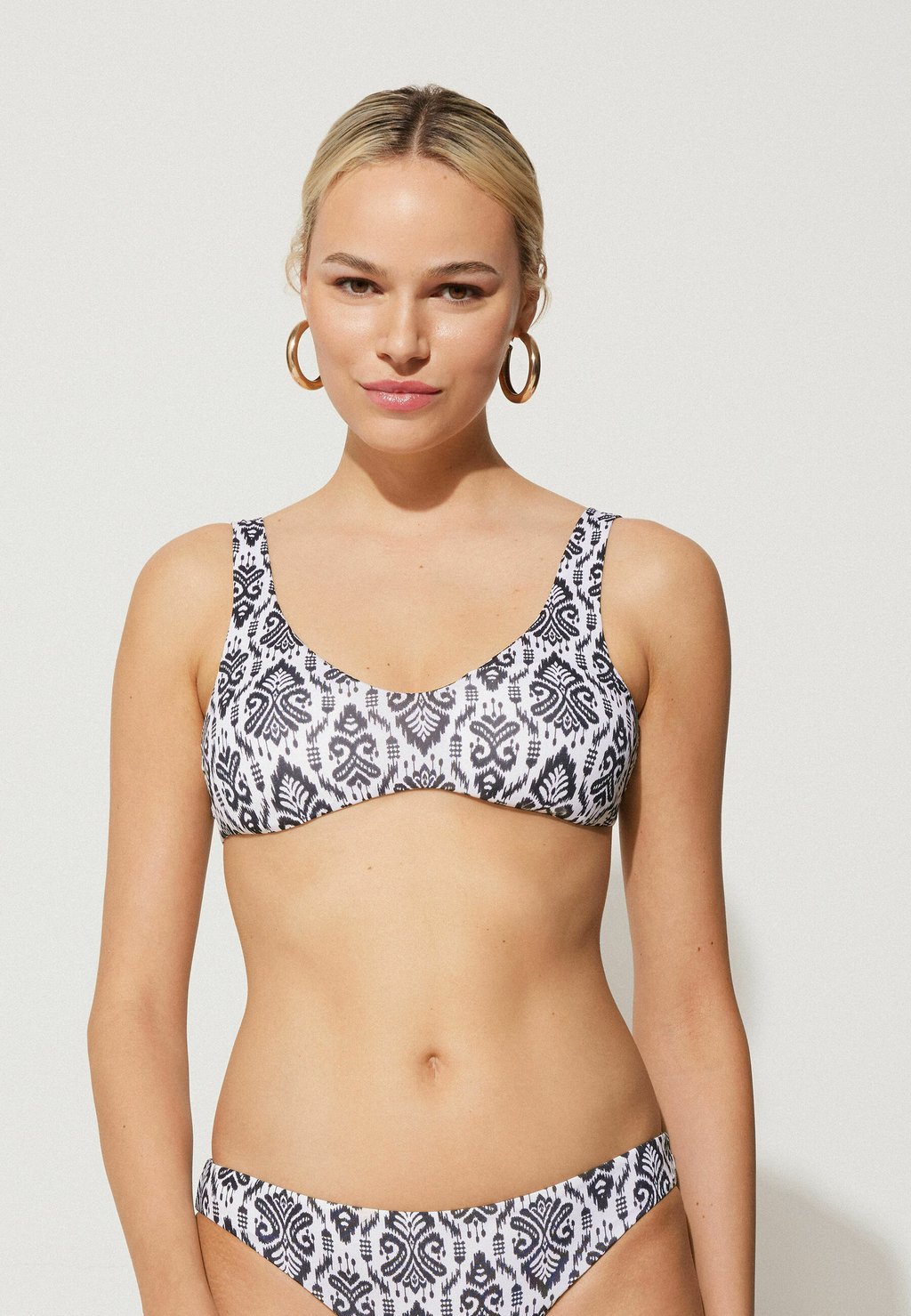 

Верх бикини Tezenis, черный