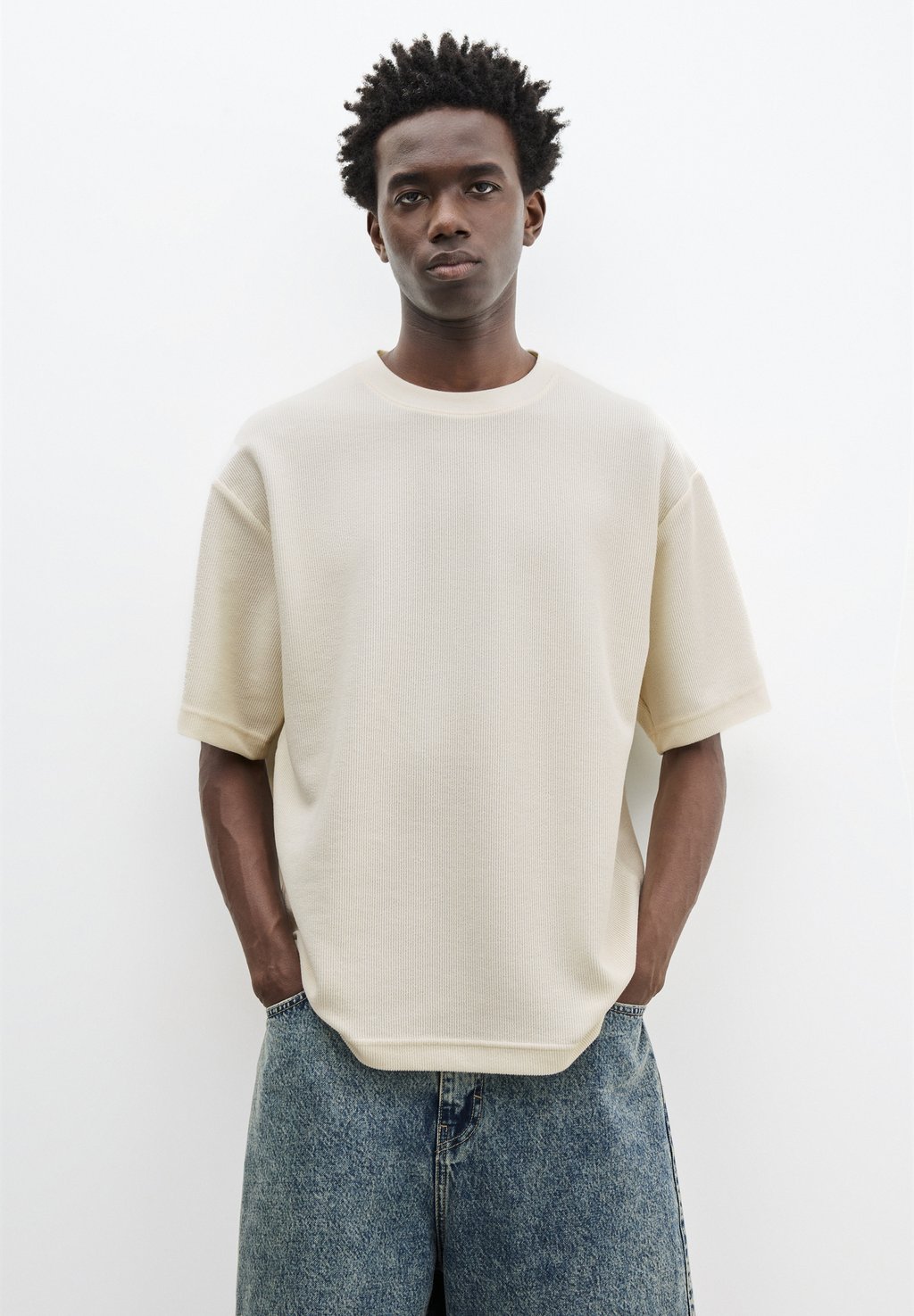 

Базовая футболка TEXTURED SHORT SLEEVE PULL&BEAR, бежевый