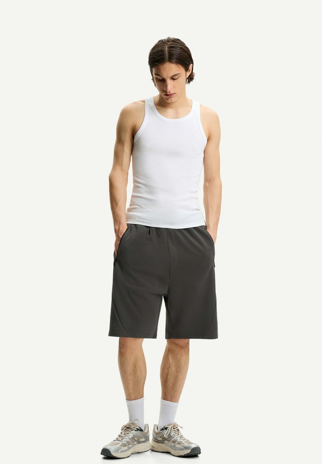 

Шорты TECHNICAL - BERMUDA Bershka, темно-серый